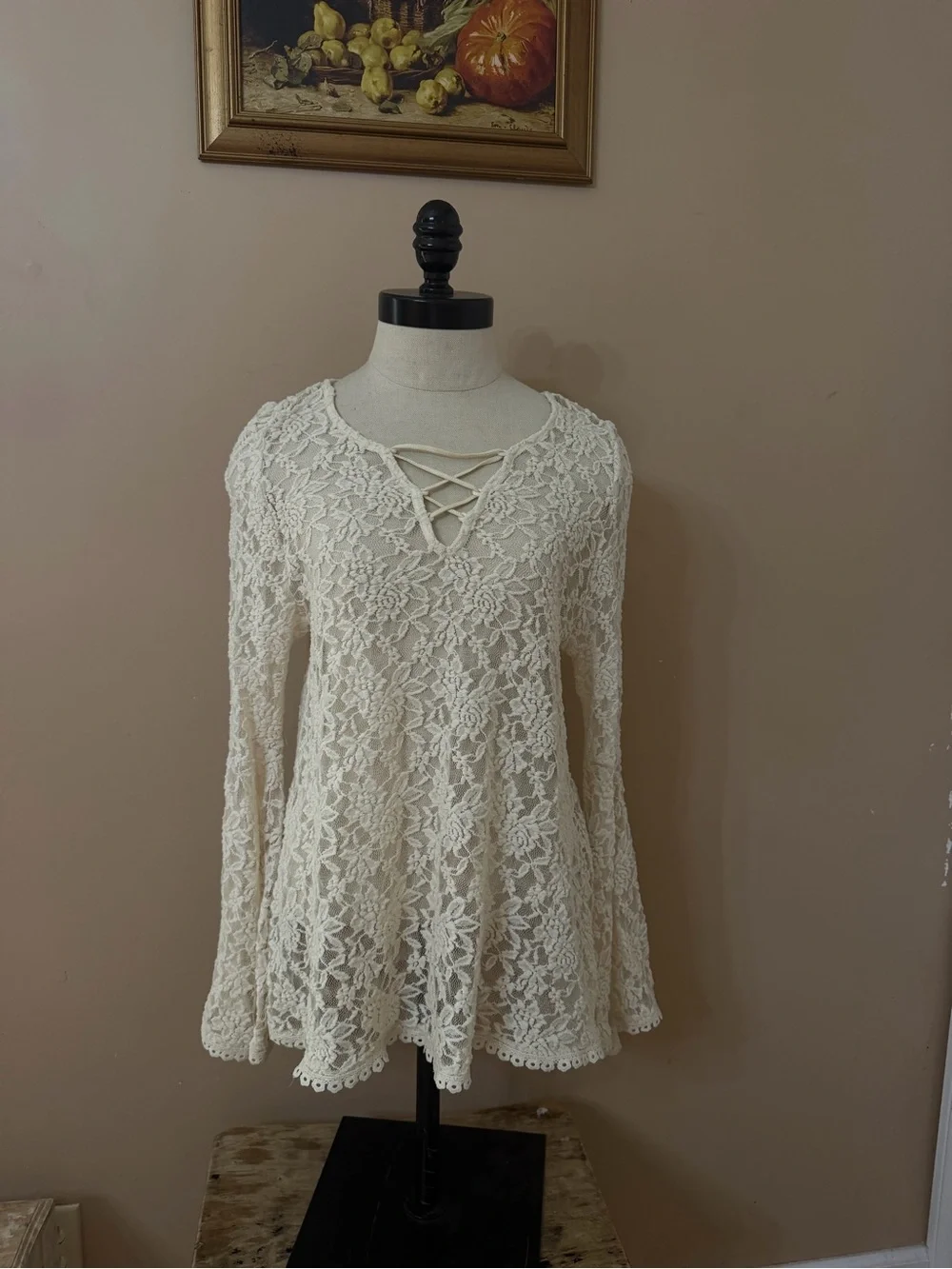 Romeo & Juliet Couture Cream Lace Bell Sleeve Top